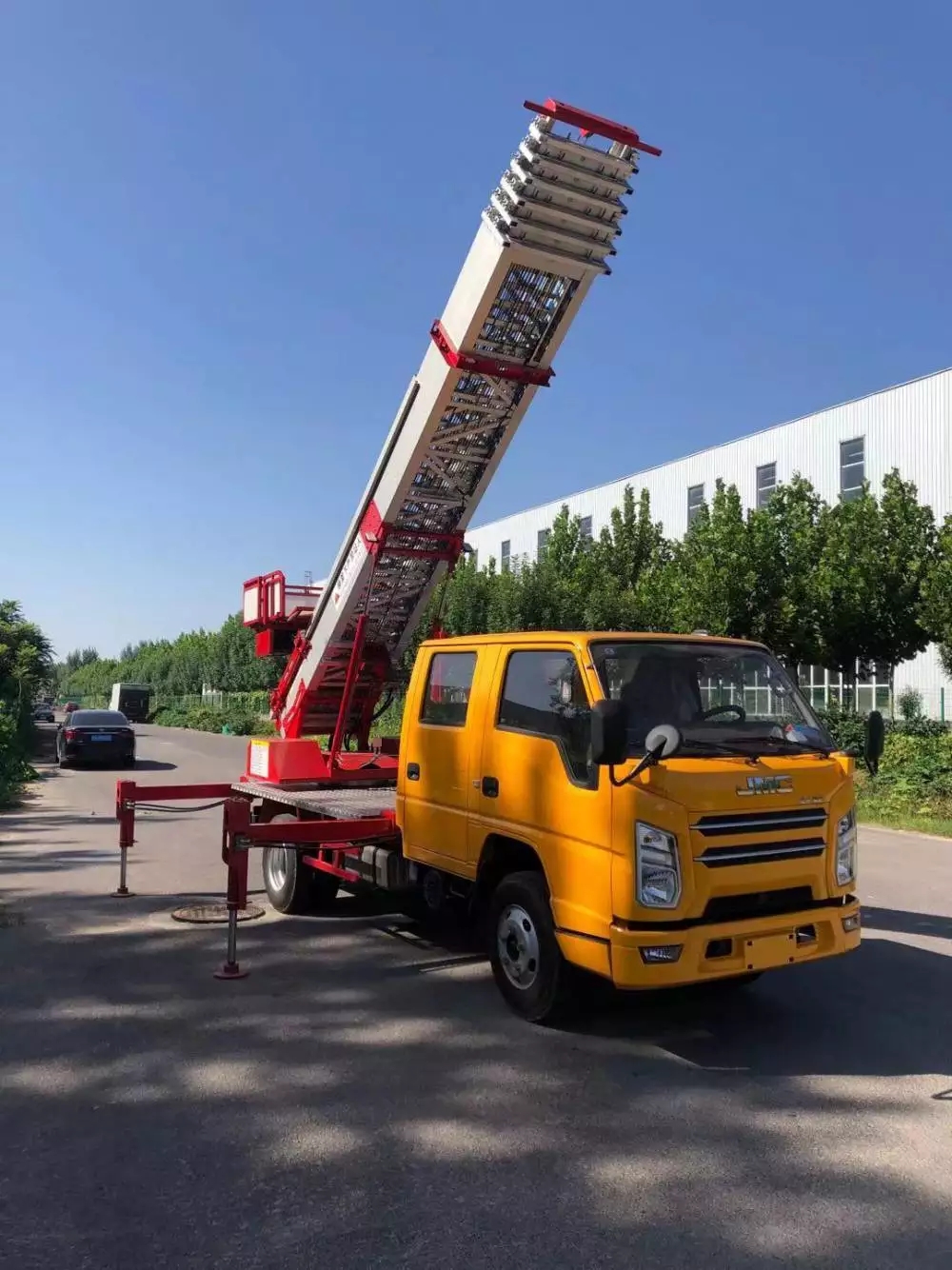 沛县附近的云梯车出租服务：轻松解决高空作业需求