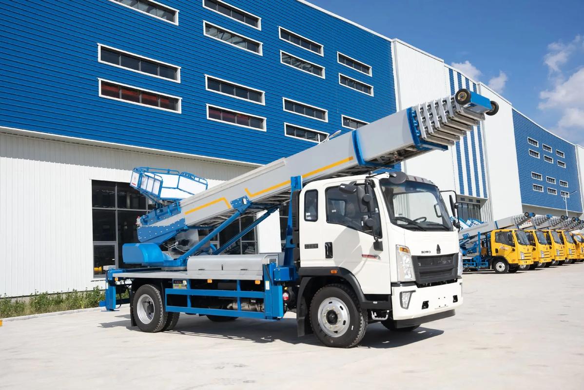 沛县出租云梯车高空作业车 建筑垃圾搬运